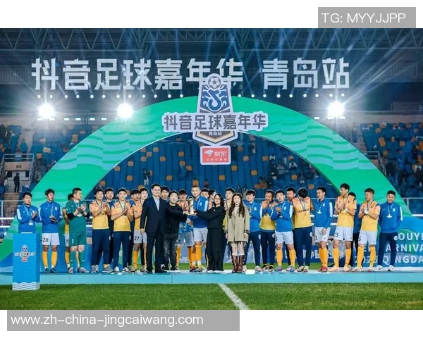 足球明星跨界挑战在舞台上展现球技与魅力的精彩瞬间
